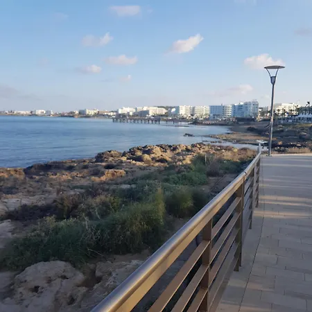 Sunny Coast דירה