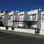 Sunny Coast Апартаменты Паралимни