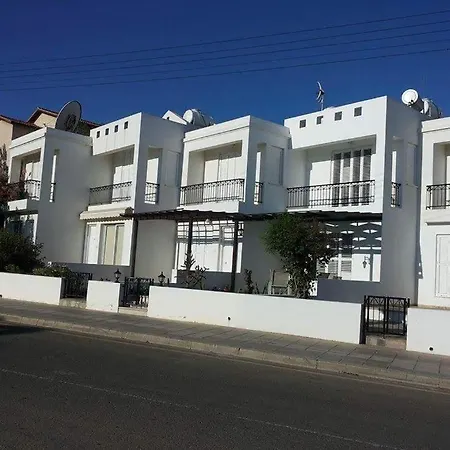Sunny Coast Апартаменты Паралимни