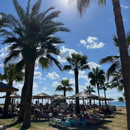 Sunny Coast 아파트